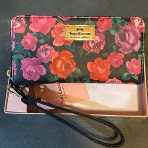 Juicy Couture Black Romantic Rose Triple Gusset Zip
Around Wrist wallet.